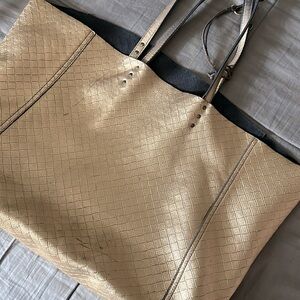 Bottega Veneta bag in gold unbelievably beautiful